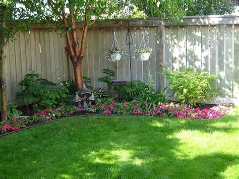 50 Backyard Privacy Fence Landscaping Ideas On A Budget Homeastern