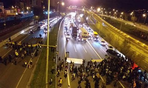 Los Cdr Cortan A Placer Las Carreteras Y Son Gatos Dol A Catalunya