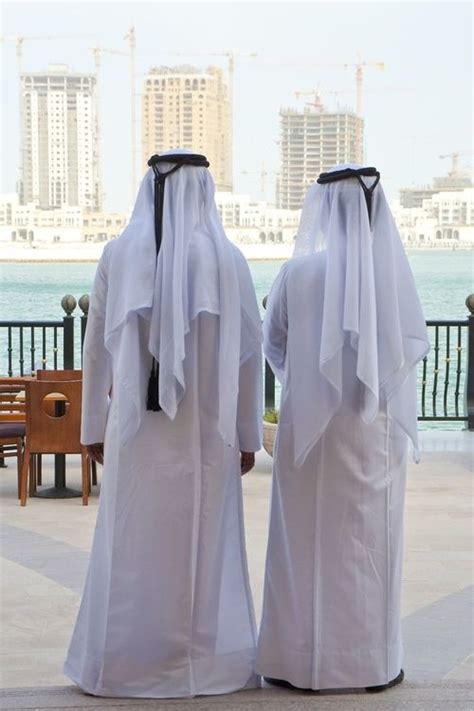 Qatari Men Traditional Dress