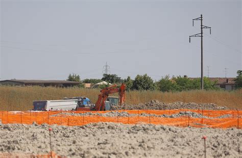 Brescia Muore Folgorato Mentre Scarica Il Camion In Un Cantiere Della Tav