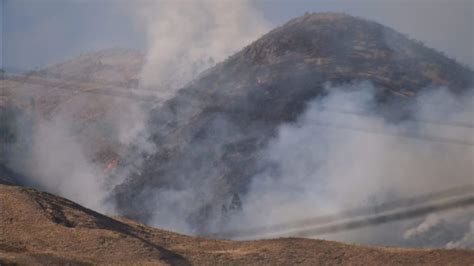 Incendio De Magnitud Afecta El Tunari Llamas Salen De Control Y Humo