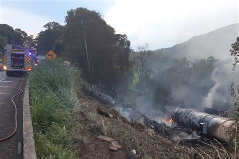 Criança de 6 anos morre queimada em gravíssimo acidente na BR 376 no