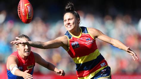 Aflw Finals 2021 Chelsea Randall Head Knock Video Crows Skipper Knocked Out The Advertiser