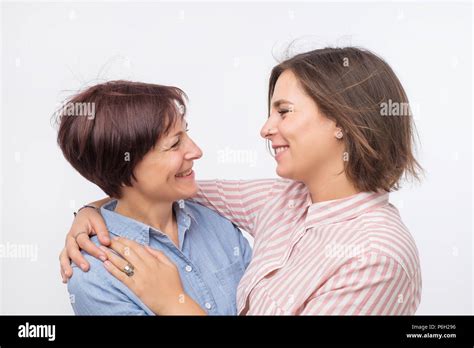 Une Mère âgée Et Sa Fille Adulte Banque De Photographies Et Dimages à