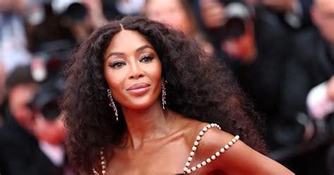 Naomi Campbell Completely Undressed Poses Naked