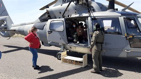 SEMAR traslada vía aérea a 4 mujeres embarazadas en la Isla Cedros