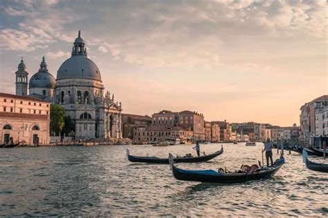 Venezia Giro Privato In Gondola Getyourguide