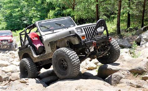 YJ vs TJ: Which One is Better and Why? – Dust Runners Automotive Journal