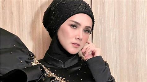 Mulan Jameela Pamer Hidung Mancung Di Foto Jadul Tahun Lalu