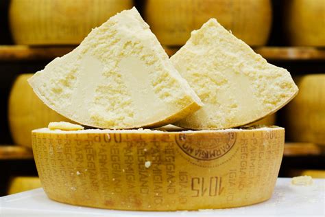 Corso Per Assaggiatori Di Parmigiano Luca Bonacini