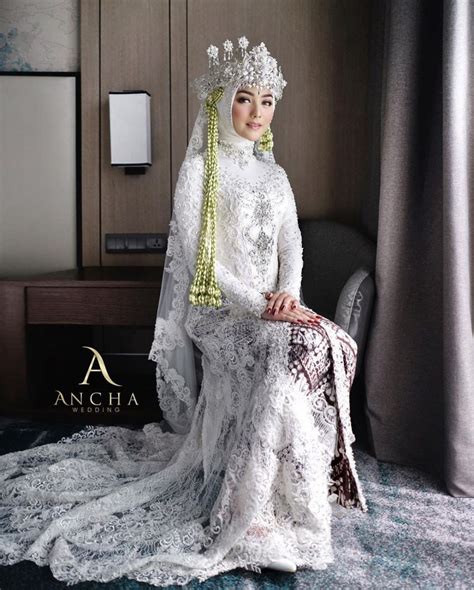 9 Inspirasi Busana Akad Nikah Ala Artis Berhijab