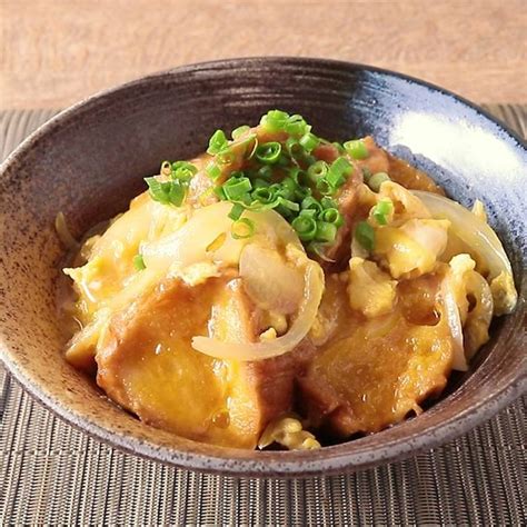 じゅわっと美味しい 油麩の卵とじ丼 作り方・レシピ クラシル レシピ 料理 レシピ レシピ 丼 レシピ