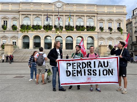 Perdiau Démission Plus De 200 Stéphanois Demandent Le Départ Du