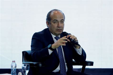 Felipe Calderón lamenta orden dado a Fuerzas Armadas de no actuar