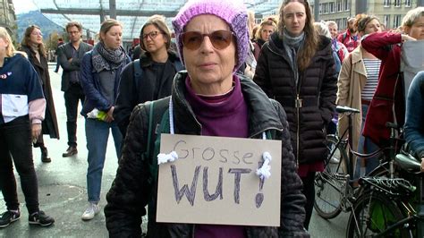 Hunderte Frauen Protestieren In Bern Gegen Höheres Rentenalter Fm1today