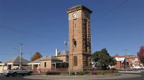 Clock tower Coonabarabran | Two Minute Postcards