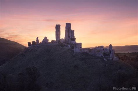 Image of Corfe Castle by Chris Frost | 32958 | PhotoHound