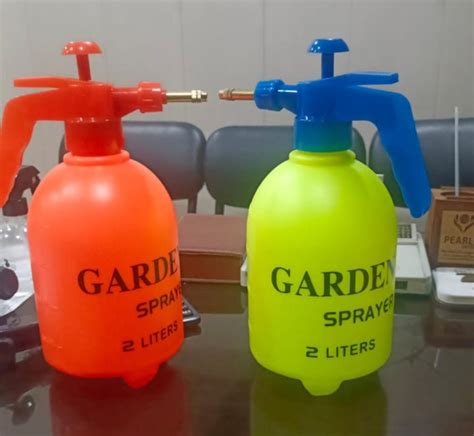 Plastic Type Oscillating Garden Sprayer 2 Liter At 105 Piece In