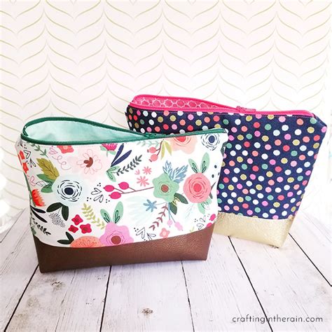 Cricut Cosmetic Bag Tutorial - Crafting in the Rain