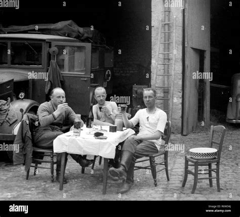 Ww2 Soldier Hi Res Stock Photography And Images Alamy