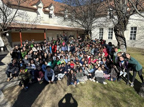 J Venes Maristas Reunidos Para La Convivencia De Grupos Marcha