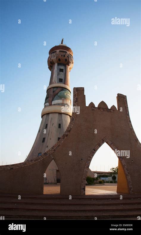 Monument De L Afrique Bamako Mali Photo Stock Alamy