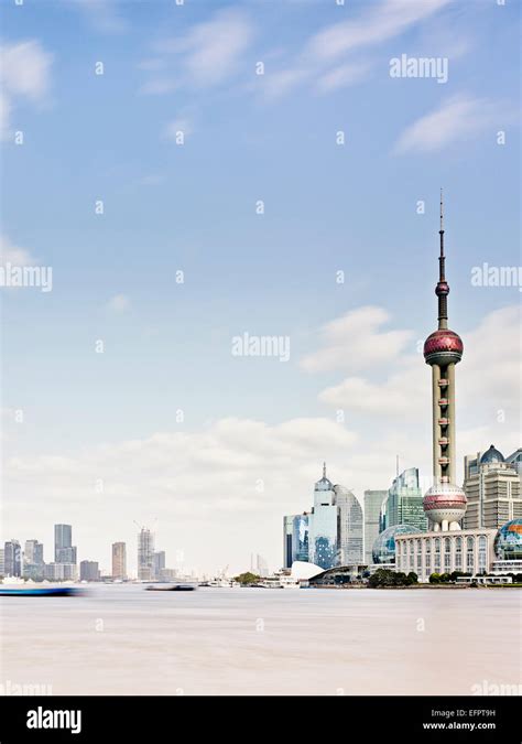 The Bund Shanghai China Pudong Huangpu Hi Res Stock Photography And