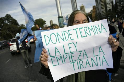 Banderazos de protesta en Rosario y en todo el país en defensa de la