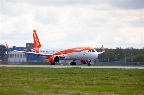 ‘disruptive Passengers Force Easyjet Plane To Make Emergency Landing