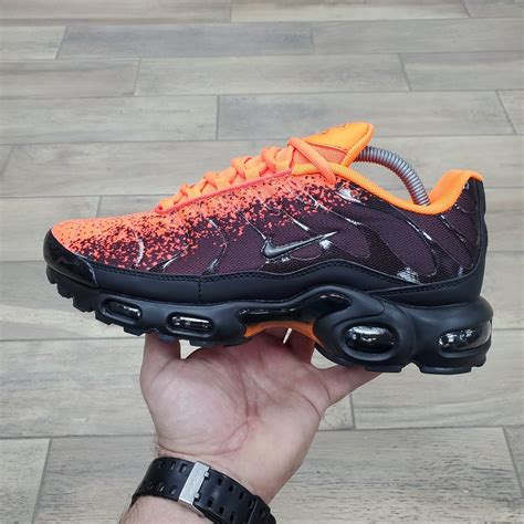 Оранжевые мужские и подростковые кроссовки Найк Эйр Макс Плюс Тн Nike Air Max Plus Tn Orange