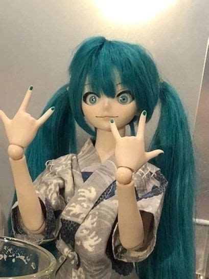 Pin By Alex On Art Reference Miku Hatsune Vocaloid Miku Cosplay