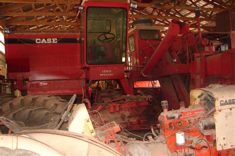 1665 Case Combine Combines And Harvesters