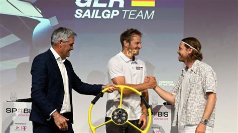 Sebastian Vettel Vor Segel Premiere Im Sailgp Welt