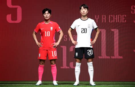 찰칵찰칵 여자 축구 대표팀 위해 만든 첫 유니폼 공개