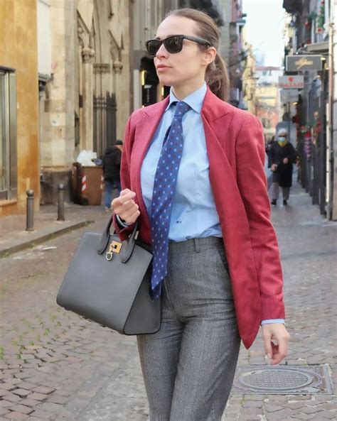 Pin by ー TORU ー Koukishin on BG Fashion Women wearing ties Tie women