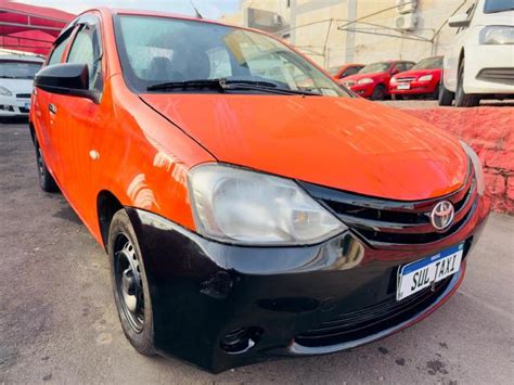 TOYOTA ETIOS SEDAN X 1 5 VERMELHA 2015 Gás GNV