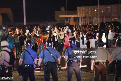 Missouri Highway Patrol Troopers Photos And Premium High Res Pictures Getty Images