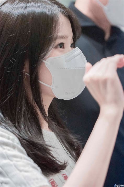 자훙采源可愛精靈 on Twitter RT JongHeon IU0516 220627 아이유 인천공항 입국 누나 두