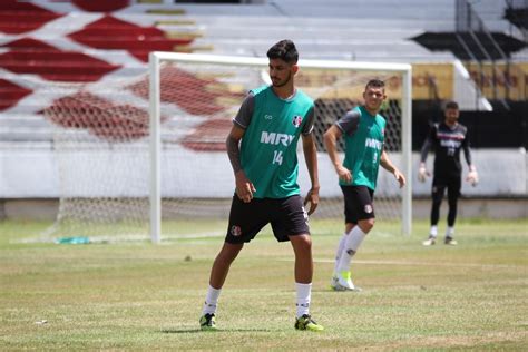 Hericles E Luiz Ot Vio S O Novidades No Santa Para Jogo Contra O Flu De