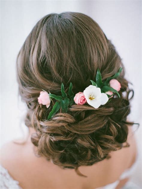 23 Glamorous Bridal Hairstyles With Flowers Pretty Designs