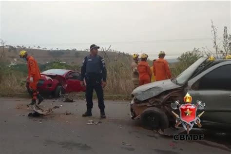 Colis O Frontal Deixa Feridos No Df Um Dos Motoristas Tinha Anos