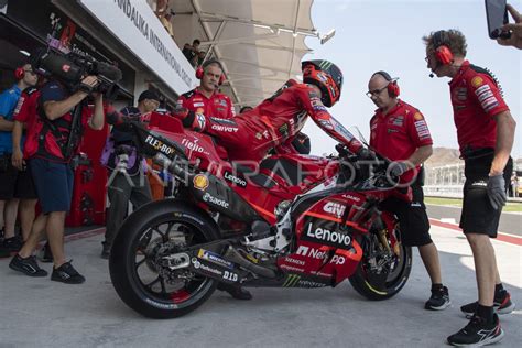 Latihan Bebas 2 MotoGP Mandalika 2023 ANTARA Foto