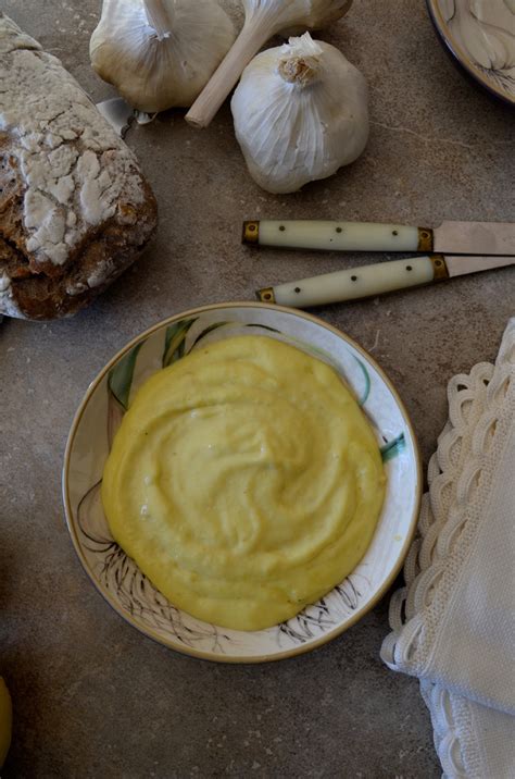 Aioli, or Allioli, a versatile sauce - MAMA ÍA