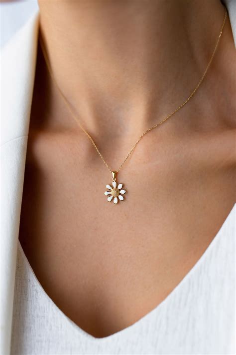 Daisy K Solid Gold Necklace Flower Necklace Gift For Her Etsy