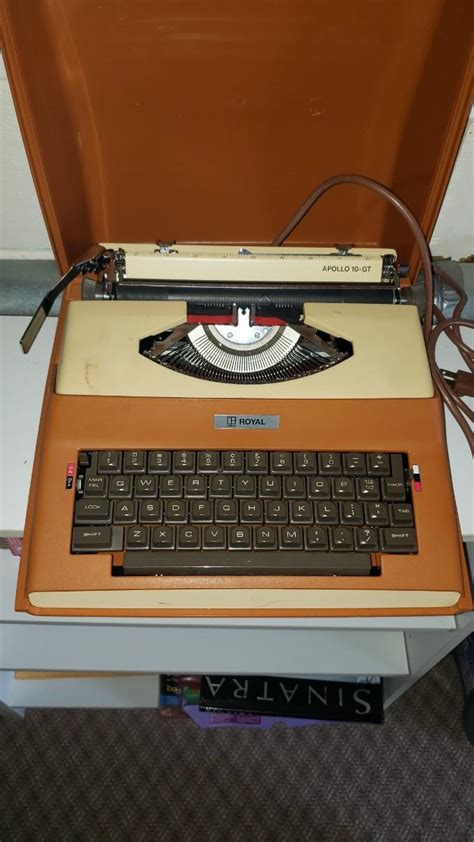 Litton Apollo 10 Gt Royal Electric Typewriter Orange