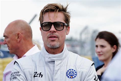 Brad Pitt Il Regista Di Top Gun Maverick E Lewis Hamilton Lavorano A