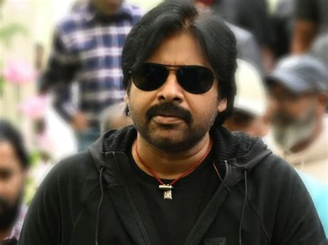 Pawan Kalyan అర్థరాత్రులు ఫామ్ హౌస్ లో పవన్ కళ్యాణ్ పూజలు కారణం