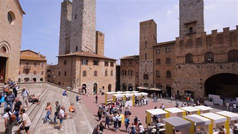 Vernaccia Di San Gimignano Wine Fest Trionfo Per La Regina Bianca Che