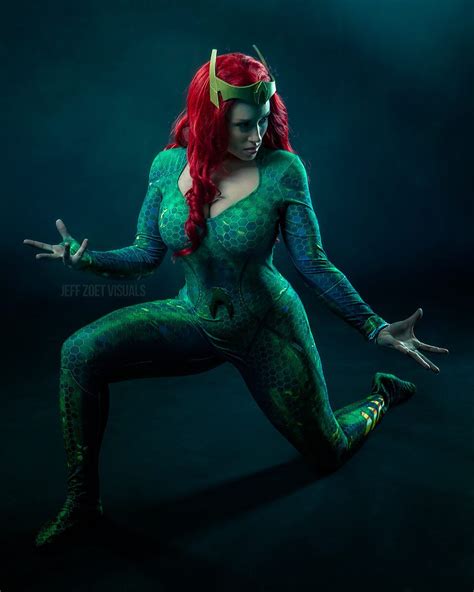 Jeff Zoet Visuals - Jillian looks very natural commanding the seas