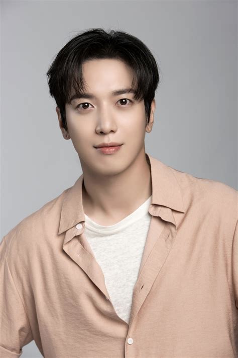 Jung YongHwa Confirmed To Star In Film Dangol Restaurant After 7